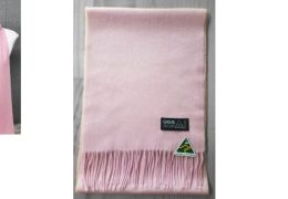 UGG Scarf – Merino Wool Scarf – Baby Pink